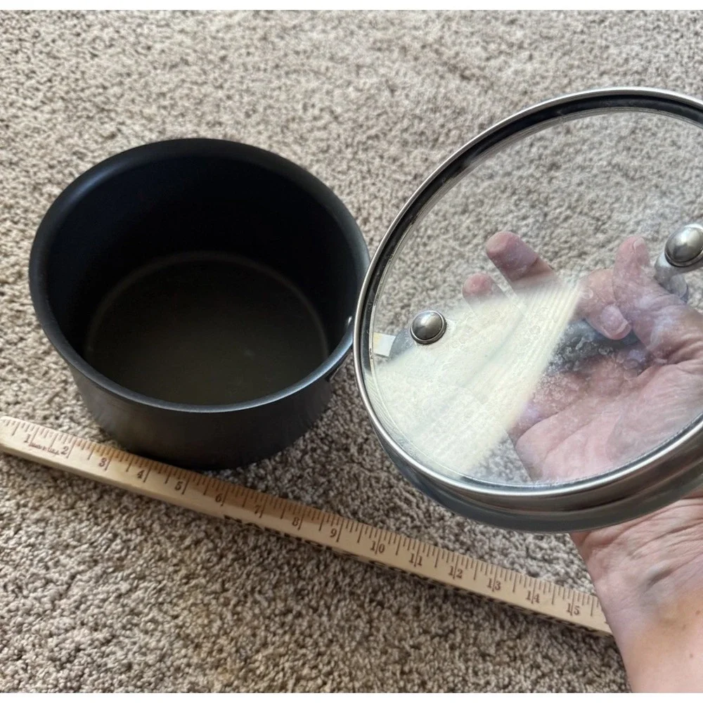 The Pampered Chef 3 Quart Hard-Anodized Non-Stick Sauce Pan With Lid